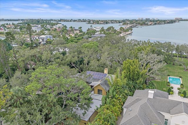 3348 OLD OAK DRIVE, Sarasota, FL 34239