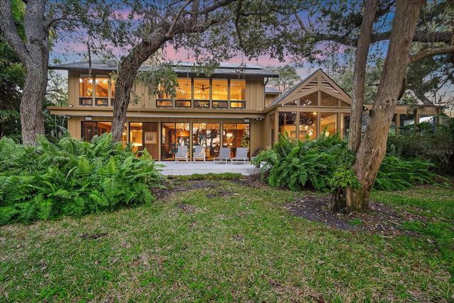 3348 OLD OAK DRIVE, Sarasota, FL 34239