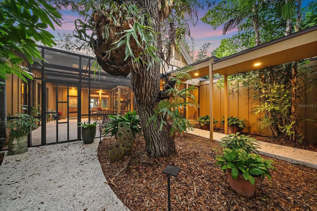 3348 OLD OAK DRIVE, Sarasota, FL 34239