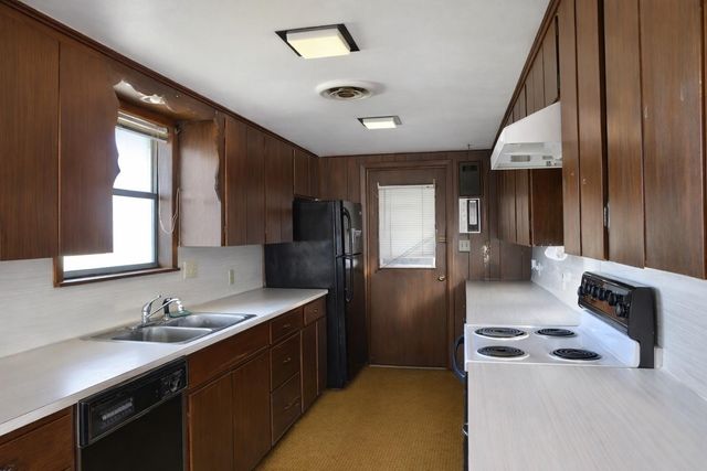 8820 Michael Street, East Bernard, TX 77435