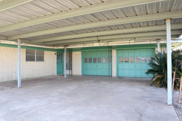 8820 Michael Street, East Bernard, TX 77435