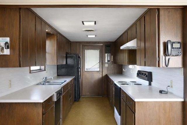 8820 Michael Street, East Bernard, TX 77435