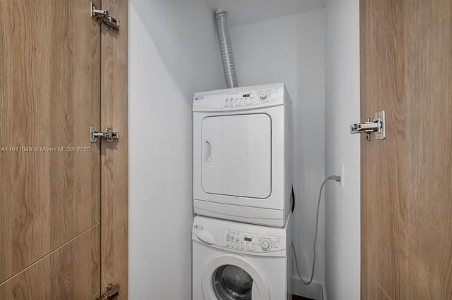 3470 E Coast Ave PH202, Miami, FL 33137