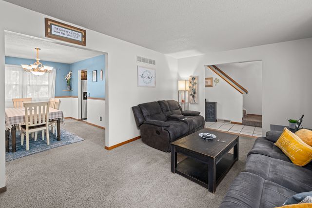 3005 N Pine Street, Davenport, IA 52804