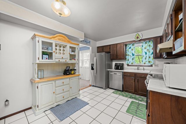 3005 N Pine Street, Davenport, IA 52804
