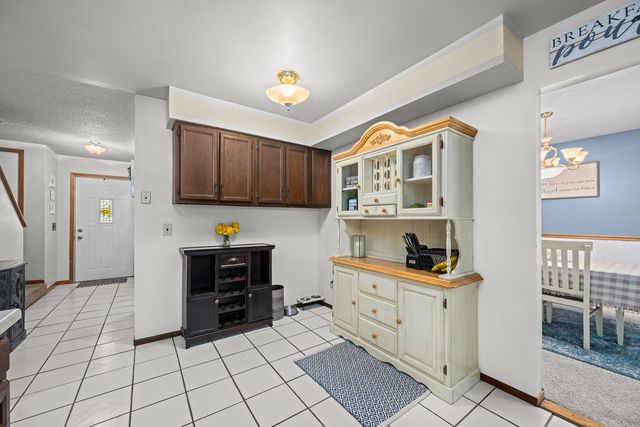 3005 N Pine Street, Davenport, IA 52804