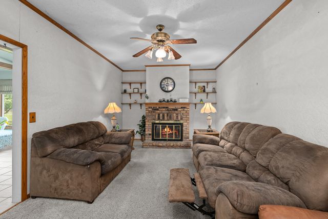 3005 N Pine Street, Davenport, IA 52804