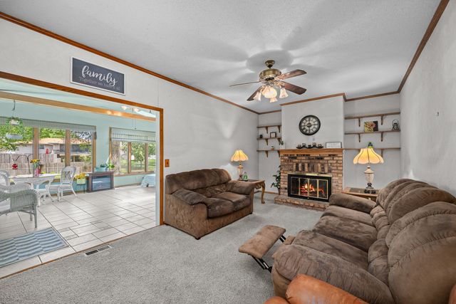 3005 N Pine Street, Davenport, IA 52804
