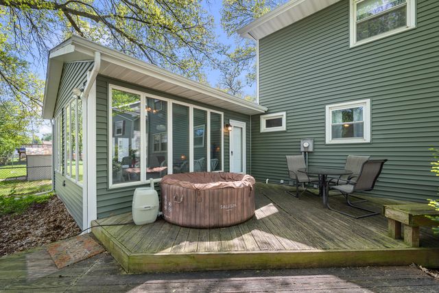 3005 N Pine Street, Davenport, IA 52804