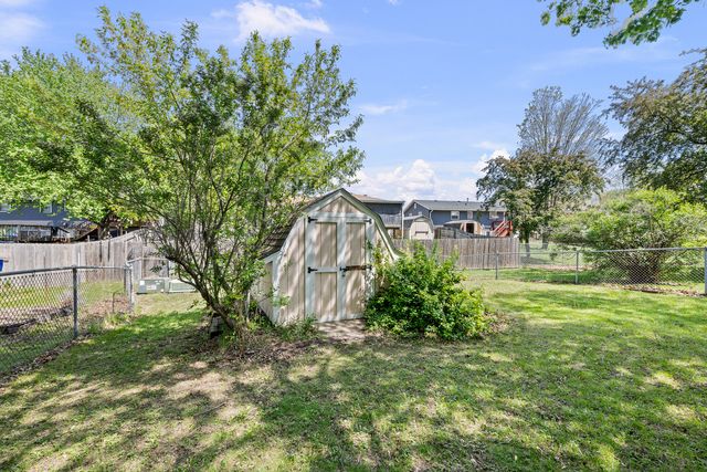 3005 N Pine Street, Davenport, IA 52804