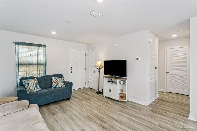 4334 Damselfly Dr, Milton, FL 32583