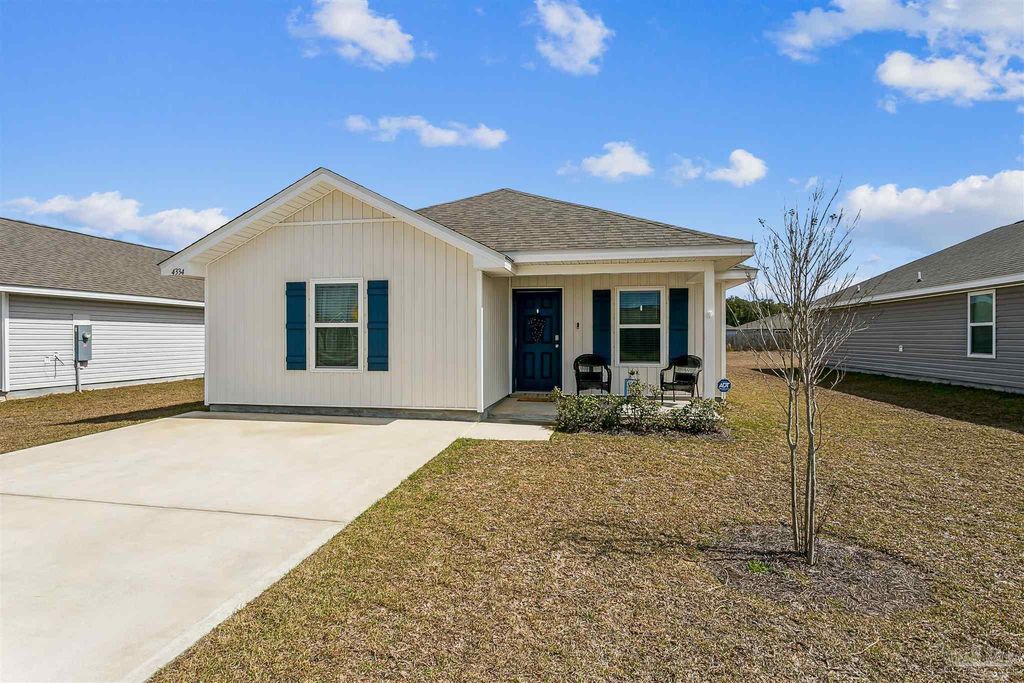 4334 Damselfly Dr, Milton, FL 32583