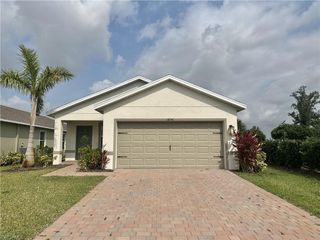 18541 Cronin Sand LN, North Fort Myers, FL 33917