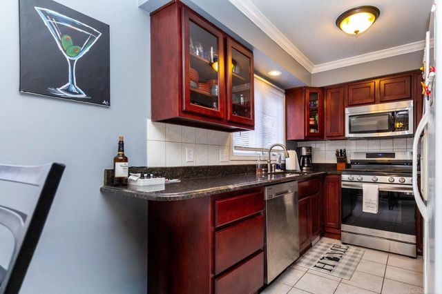 41995 King Edward Court, Clinton Township, MI 48038