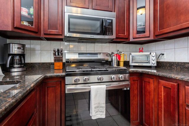 41995 King Edward Court, Clinton Township, MI 48038