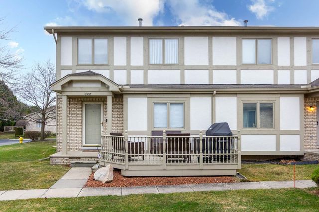 41995 King Edward Court, Clinton Township, MI 48038