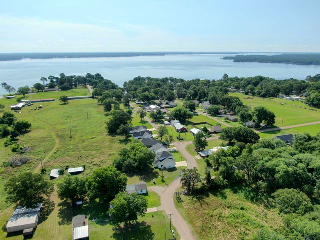 1995 Lakeview Drive, Kemp, TX 75143