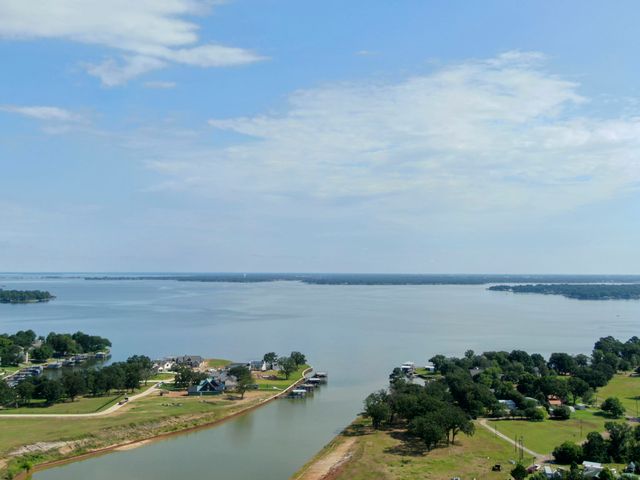 1995 Lakeview Drive, Kemp, TX 75143