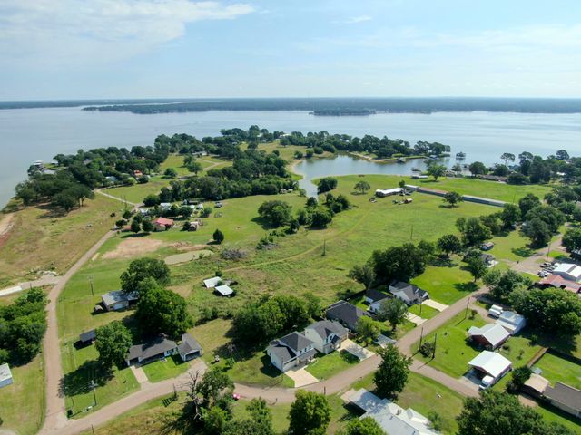1995 Lakeview Drive, Kemp, TX 75143