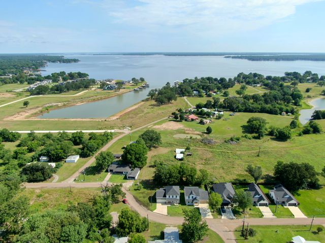 1995 Lakeview Drive, Kemp, TX 75143