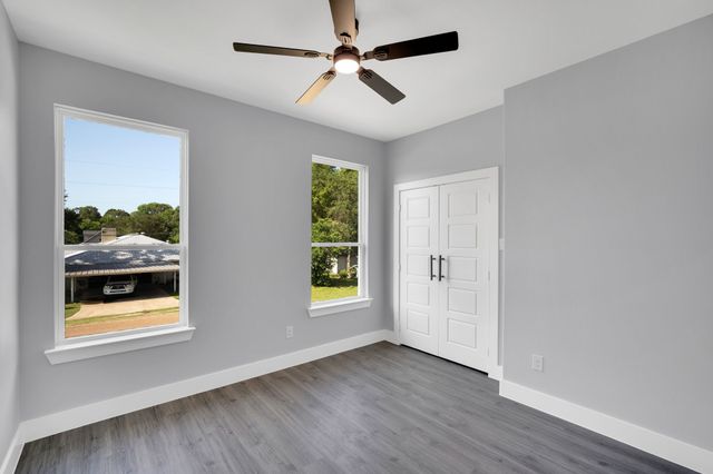 1995 Lakeview Drive, Kemp, TX 75143