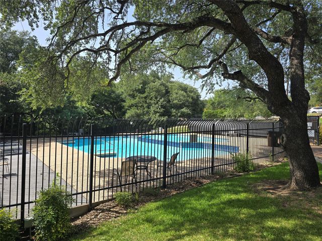 1015 Yager LN 184, Austin, TX 78753