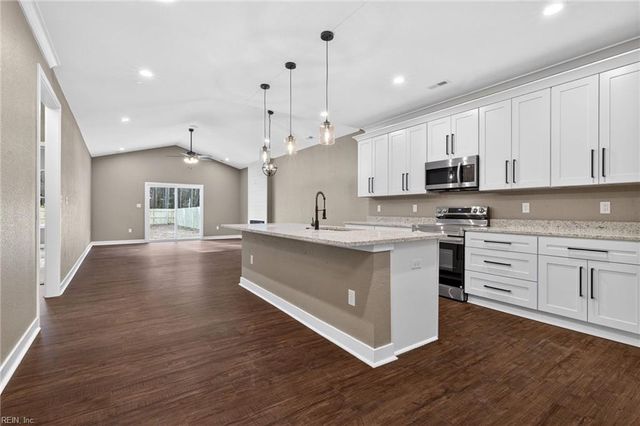 10176 Bank ST, Windsor, VA 23487