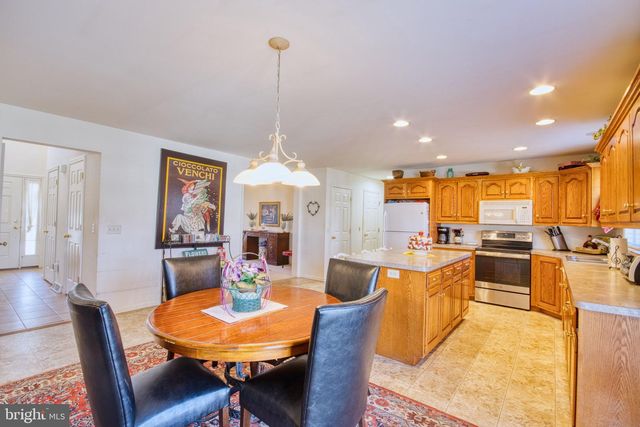 28 NORFOLK LN, Lebanon, PA 17042