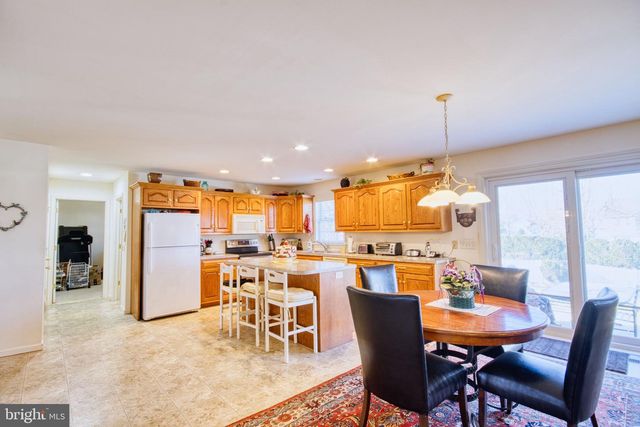 28 NORFOLK LN, Lebanon, PA 17042