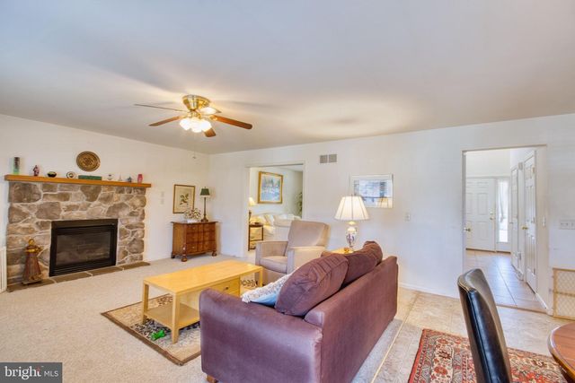 28 NORFOLK LN, Lebanon, PA 17042