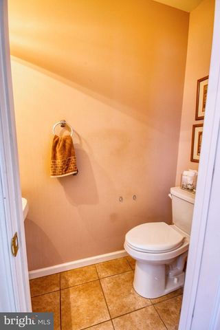 28 NORFOLK LN, Lebanon, PA 17042