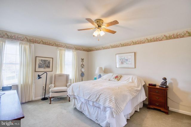 28 NORFOLK LN, Lebanon, PA 17042