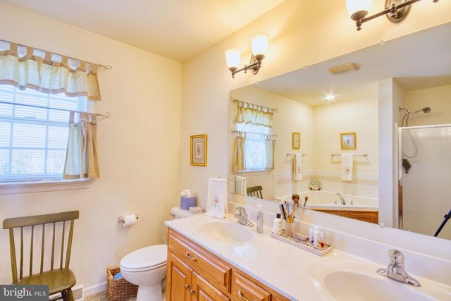 28 NORFOLK LN, Lebanon, PA 17042