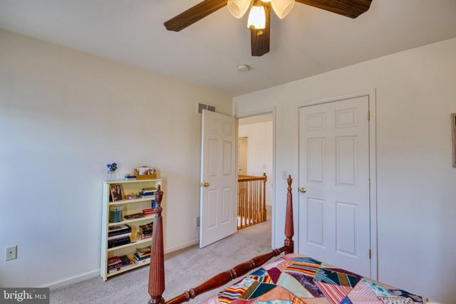 28 NORFOLK LN, Lebanon, PA 17042