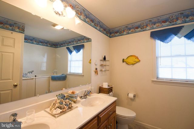 28 NORFOLK LN, Lebanon, PA 17042