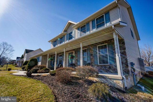 28 NORFOLK LN, Lebanon, PA 17042