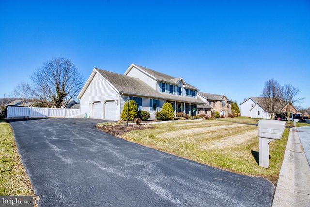 28 NORFOLK LN, Lebanon, PA 17042