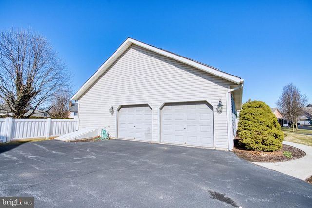 28 NORFOLK LN, Lebanon, PA 17042