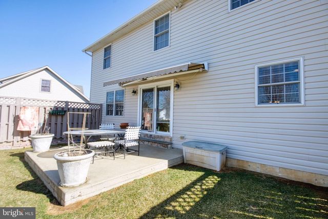 28 NORFOLK LN, Lebanon, PA 17042