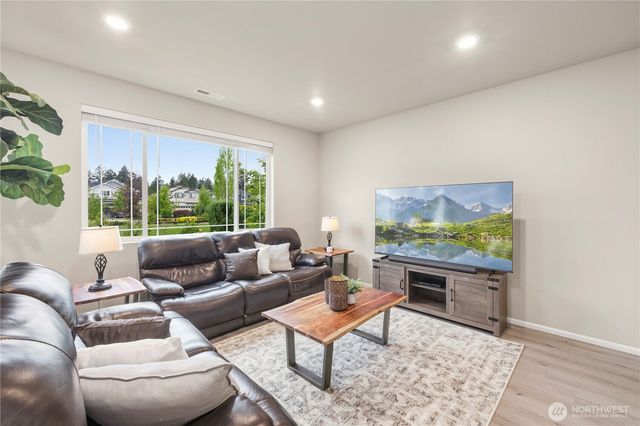32828 SE Cottonwood Street, Black Diamond, WA 98010