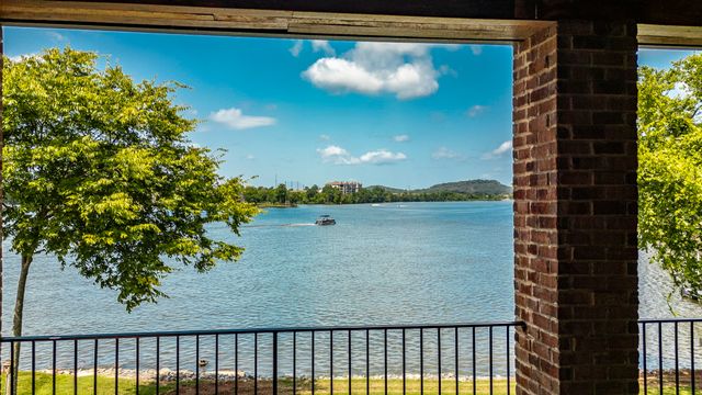 1132 Landing Pvt Ct, Gallatin, TN 37066