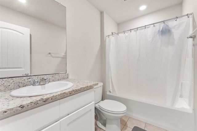 2213 N Savannah Lakes Drive, Lake Charles, LA 70607