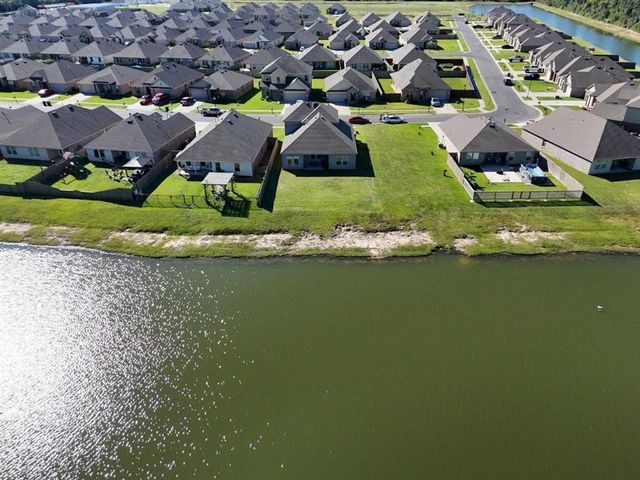 2213 N Savannah Lakes Drive, Lake Charles, LA 70607