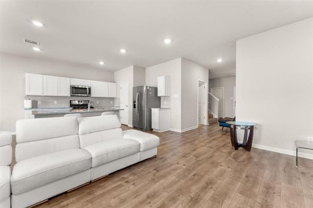 2213 N Savannah Lakes Drive, Lake Charles, LA 70607