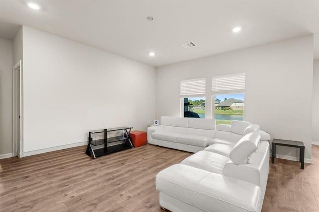 2213 N Savannah Lakes Drive, Lake Charles, LA 70607