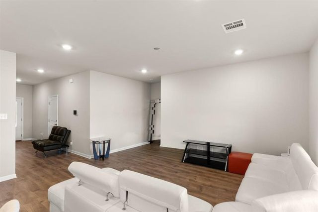 2213 N Savannah Lakes Drive, Lake Charles, LA 70607