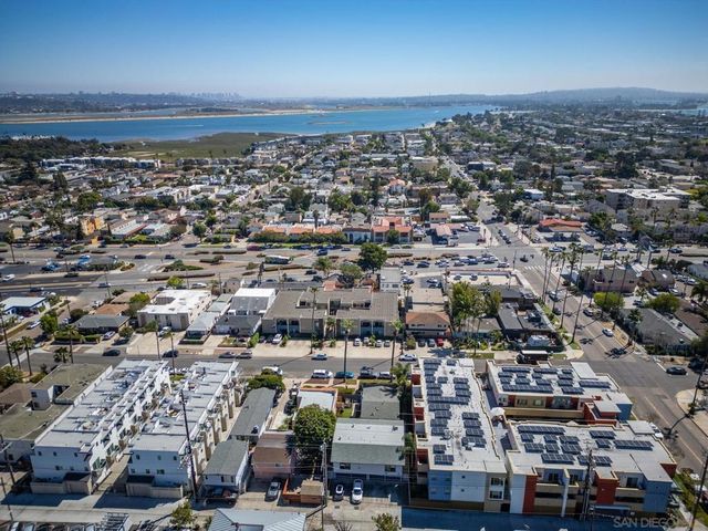 1930 Hornblend Street, San Diego, CA 92109