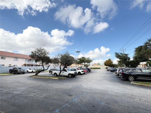 2100 W 76th Street 206, Hialeah, FL 33016
