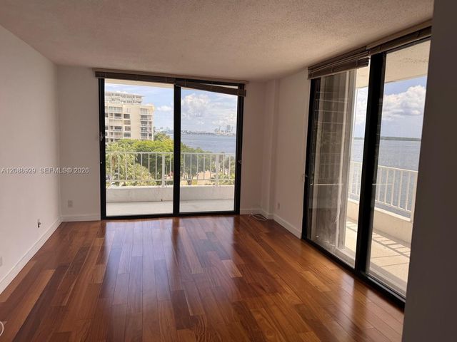 200 SE 15th Road 7D, Miami, FL 33129