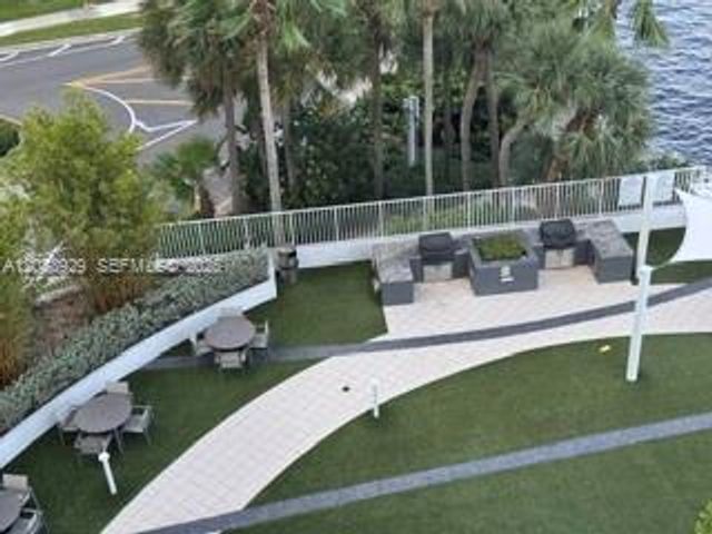 200 SE 15th Road 7D, Miami, FL 33129